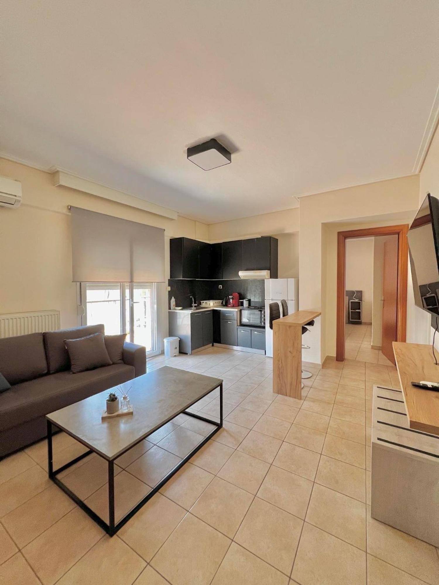 Central Appartment 2 With Parking Larissa Ngoại thất bức ảnh